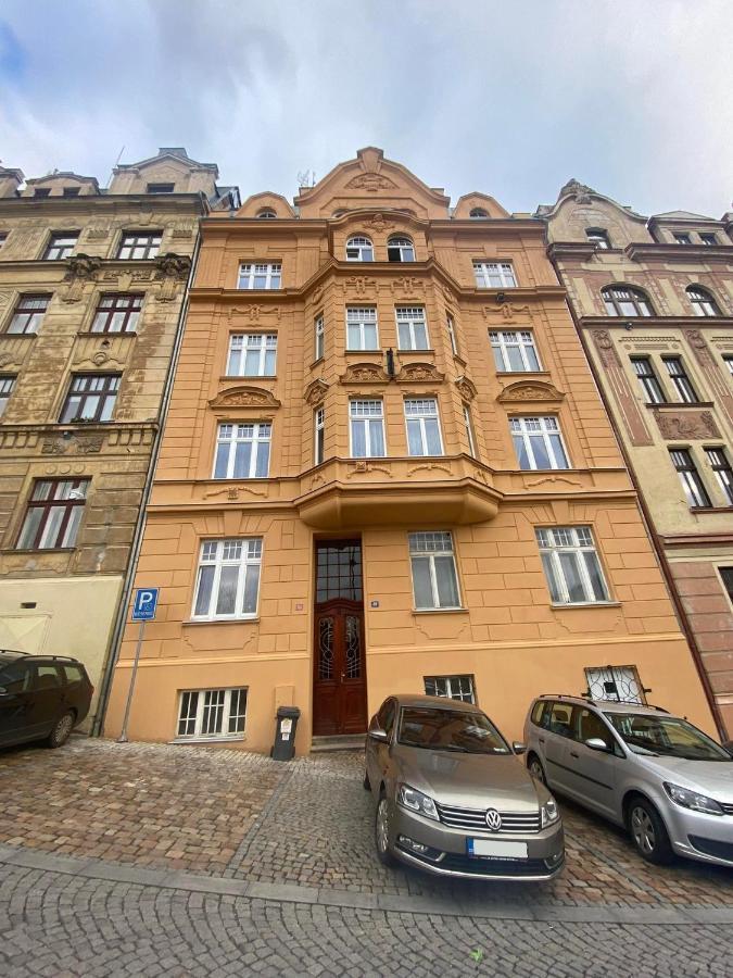 Lazensky Apartman Διαμέρισμα Κάρλοβι Βάρι Εξωτερικό φωτογραφία